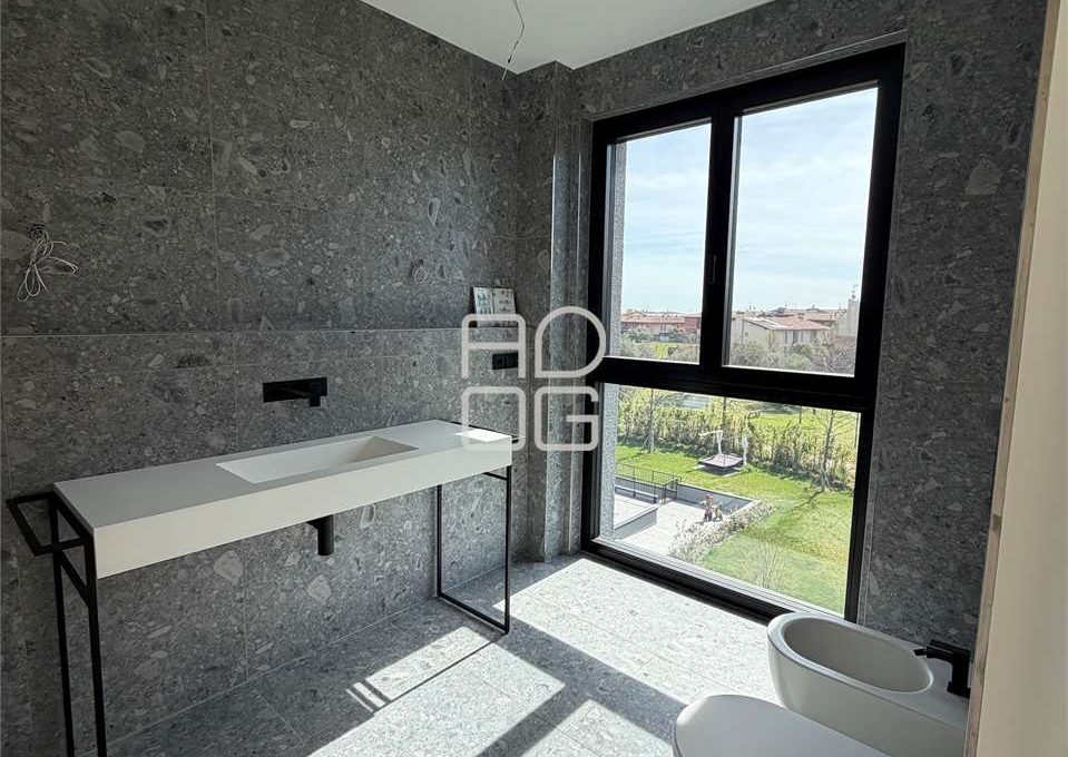 imm_73193-20260405234424-1280_Watermark_png_mc