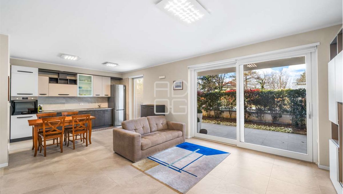 imm_73317-20260408192243-1280-_Watermark_png_mc