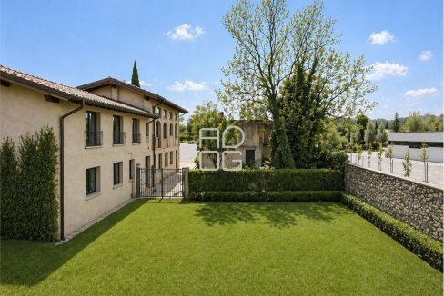 imm_73554-20260420135535-1280-_Watermark_png_mc